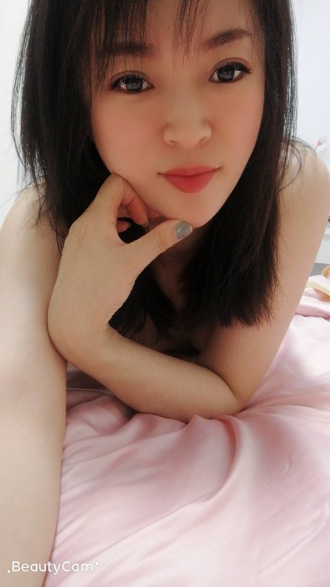 颜值还行的少妇，骚劲十足