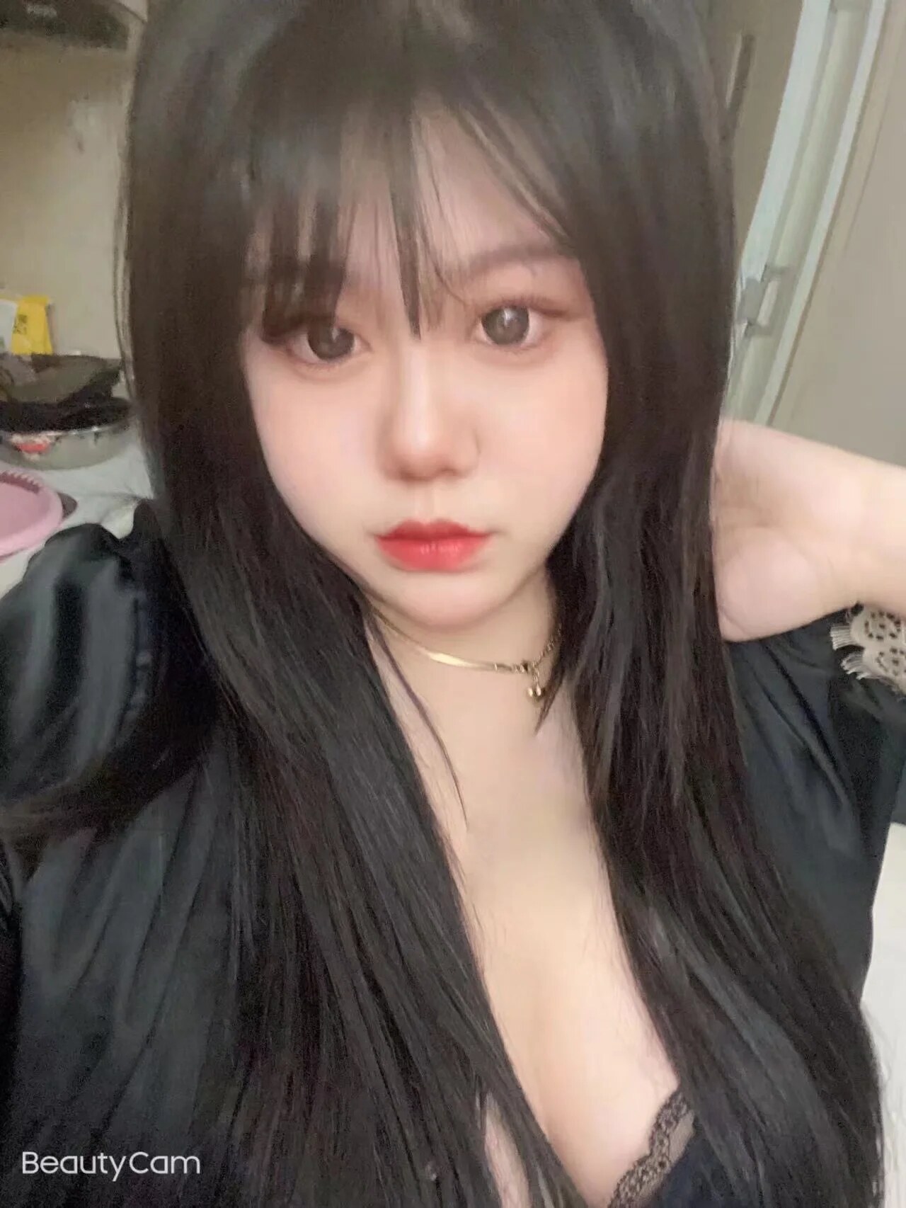 主动热情的颜值妹