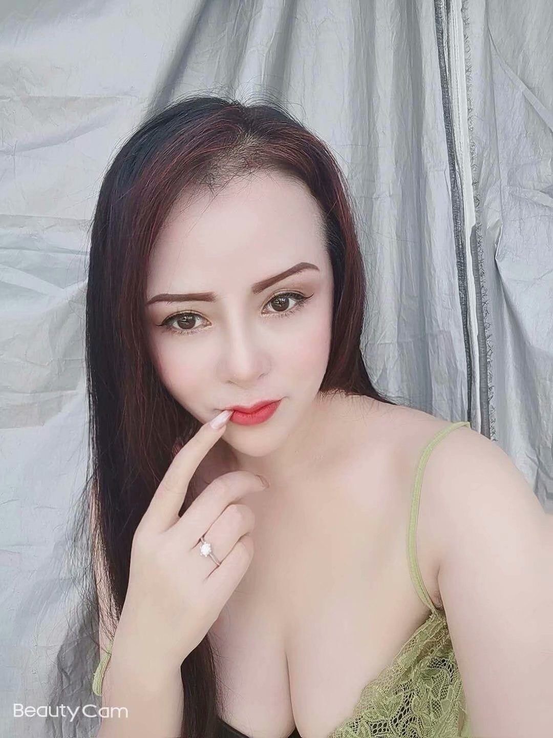 丝袜玩的很哇塞，释放的超级爽