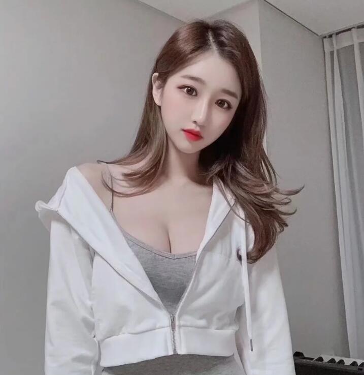 性感火辣的魅力女神，下面特紧