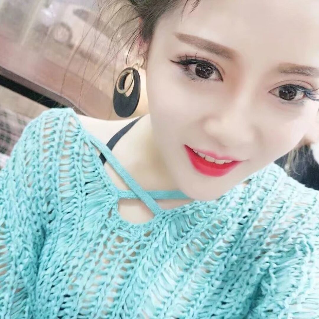 抓着少妇的大胸操逼真是太爽了