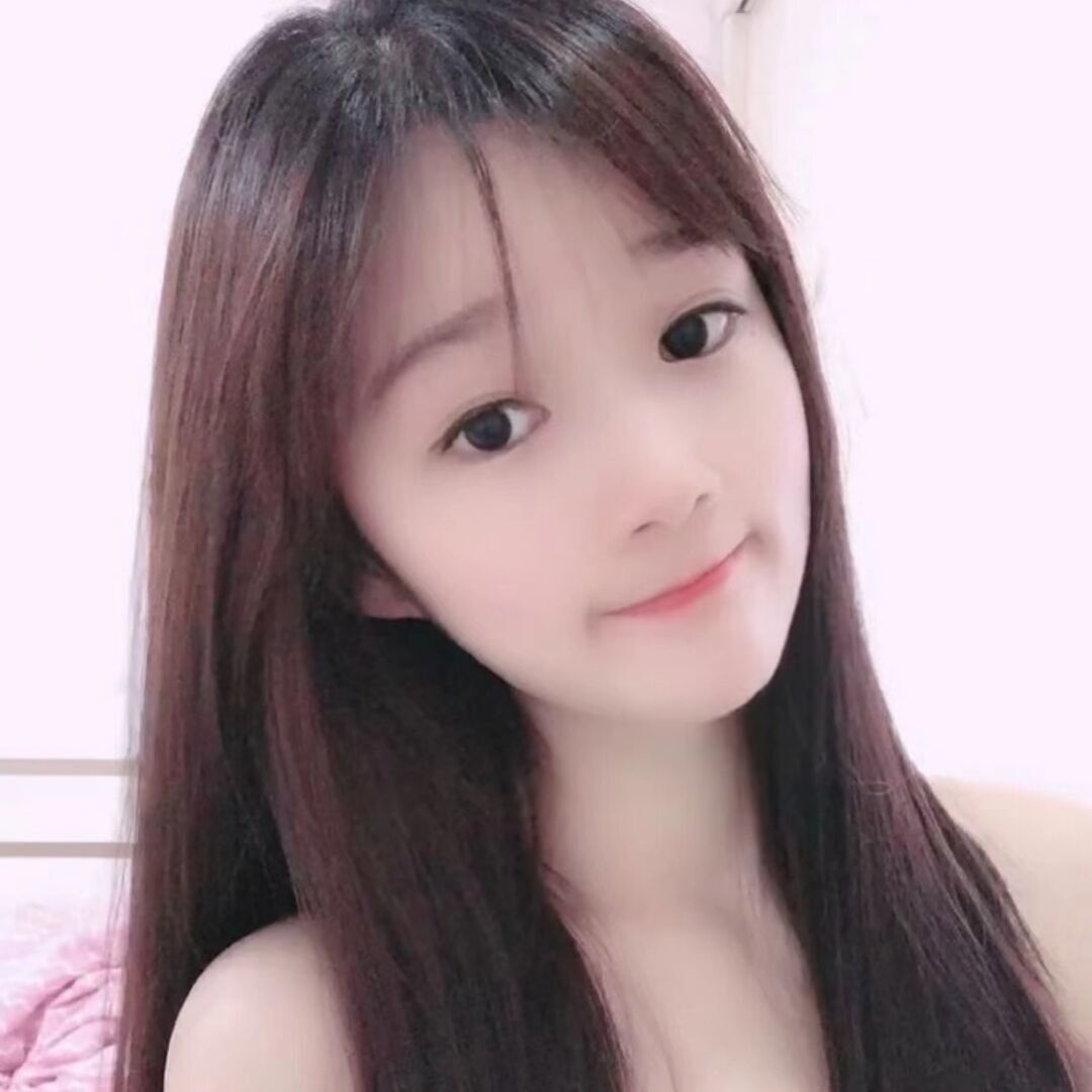 分享个高颜值美女，粉嫩多汁，十分诱人
