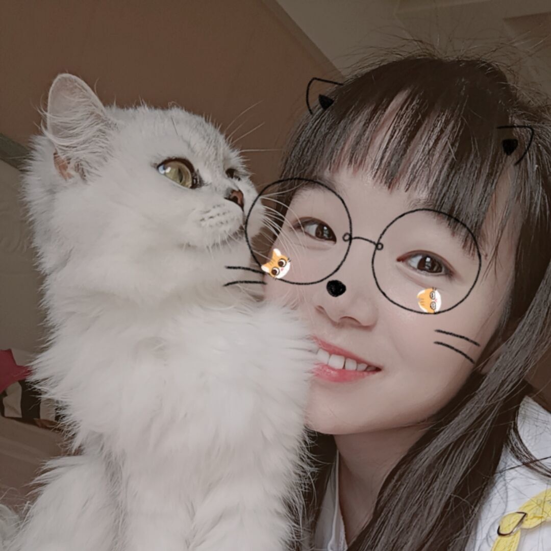 身材纤细的小姐姐，皮肤白皙，很热情