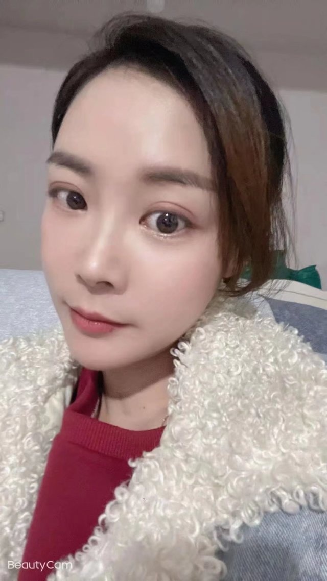 毫无风尘气的邻家妹子，让人流连忘返