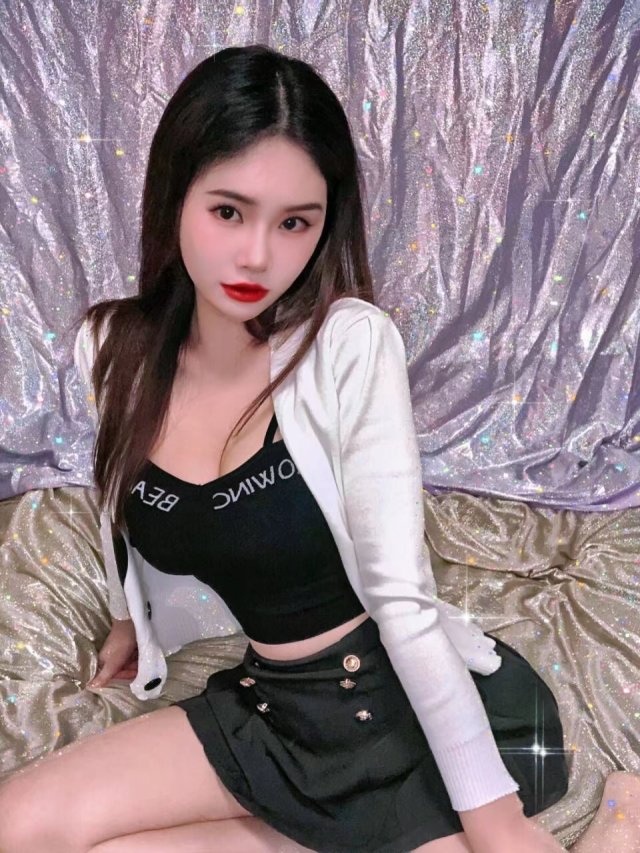 约炮高挑漂亮的年轻妹妹上门服务