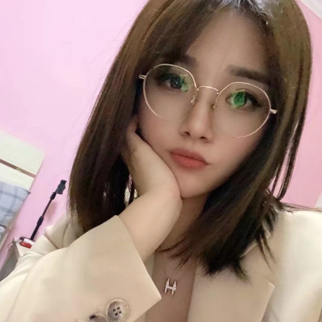 妹子高挑身材，脸也精致，出货舒服的很