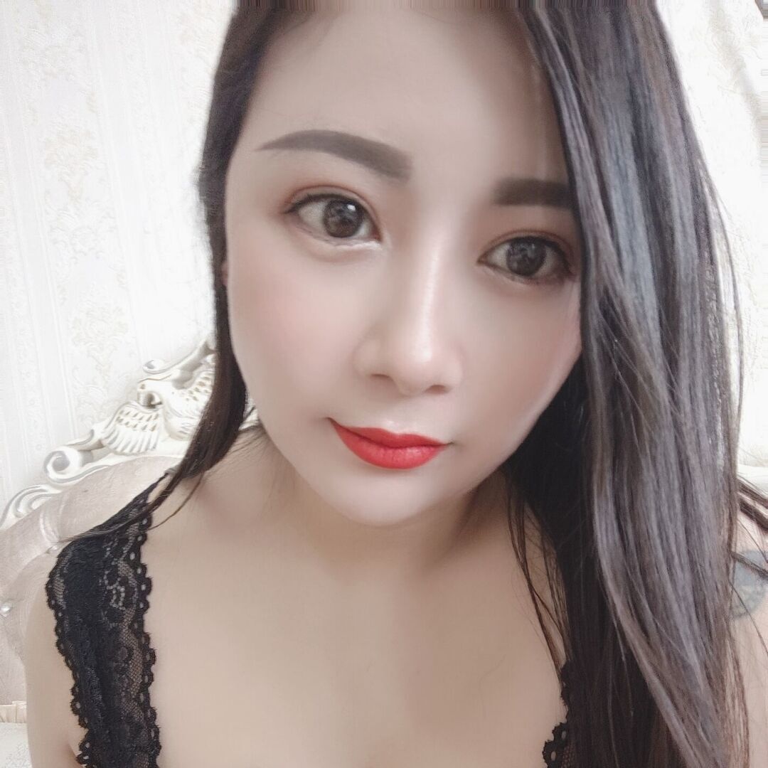 妹子挺配合，胸大，口活不错