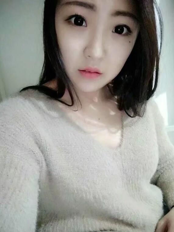 妹子黑丝吊带很爽，萝莉控可以去试试