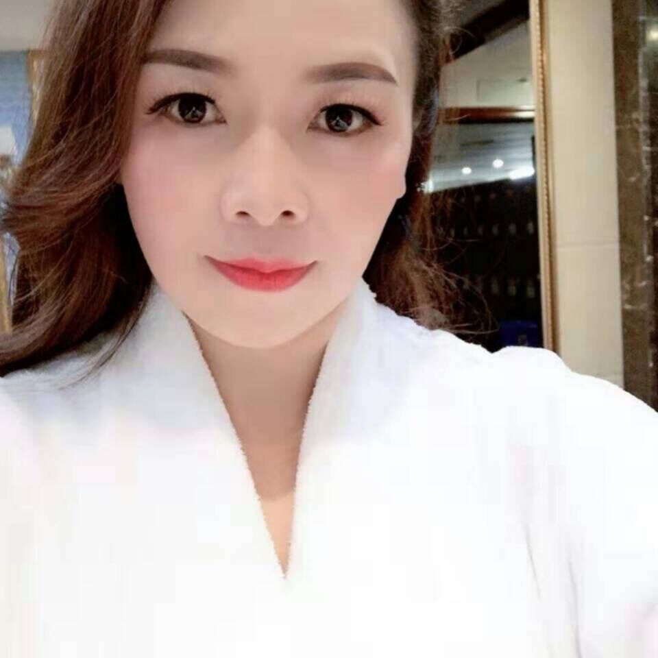 气质很好的熟女，入戏快很会叫床