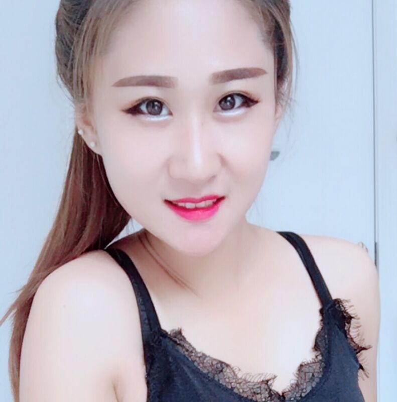 妹子胸很大，双飞体验非常棒