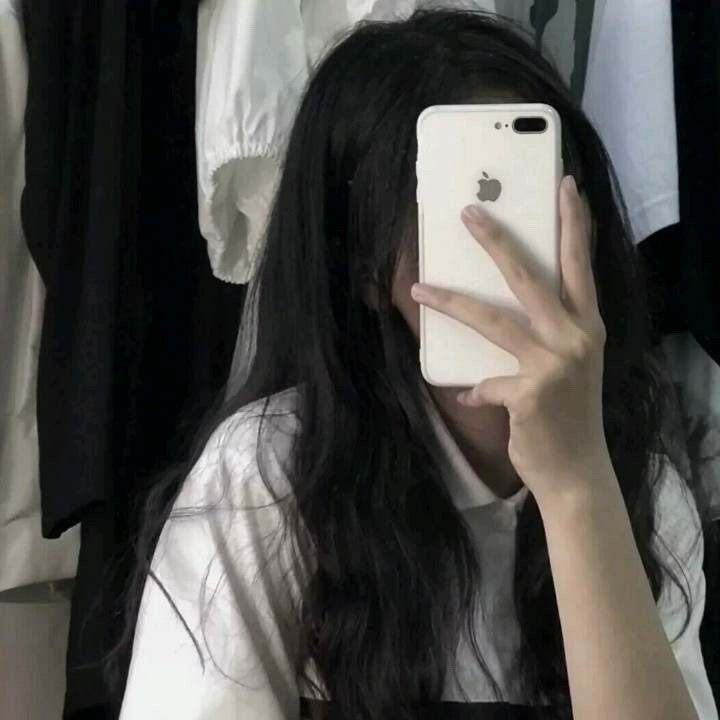 妹子皮肤好，胸也不小，值得调教