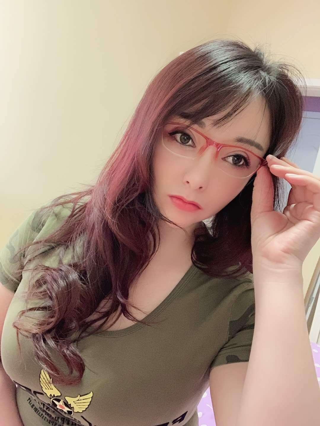 小姐姐胸很大，很热情，服务超爽