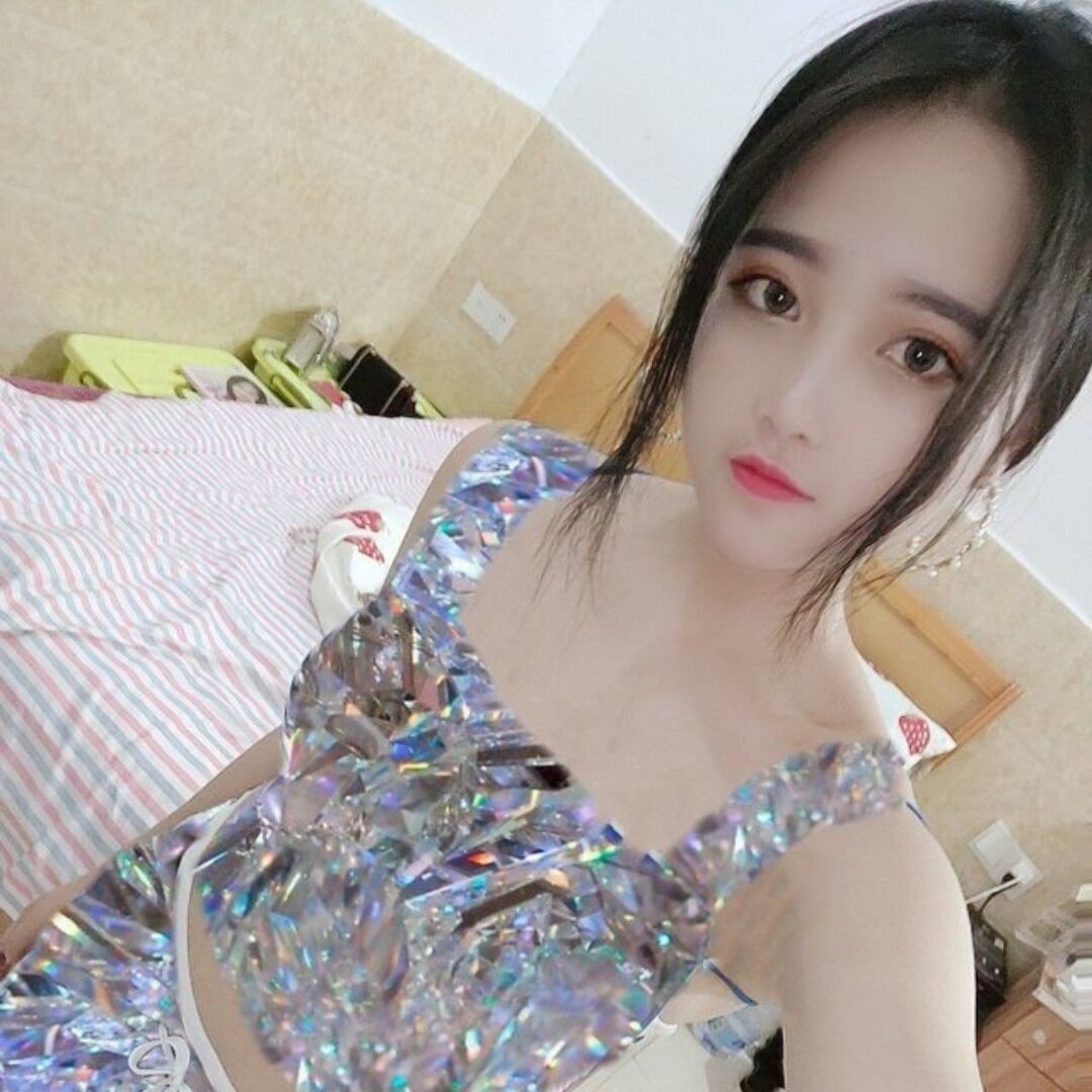 妹子长得挺漂亮，服务特好，还可以吞
