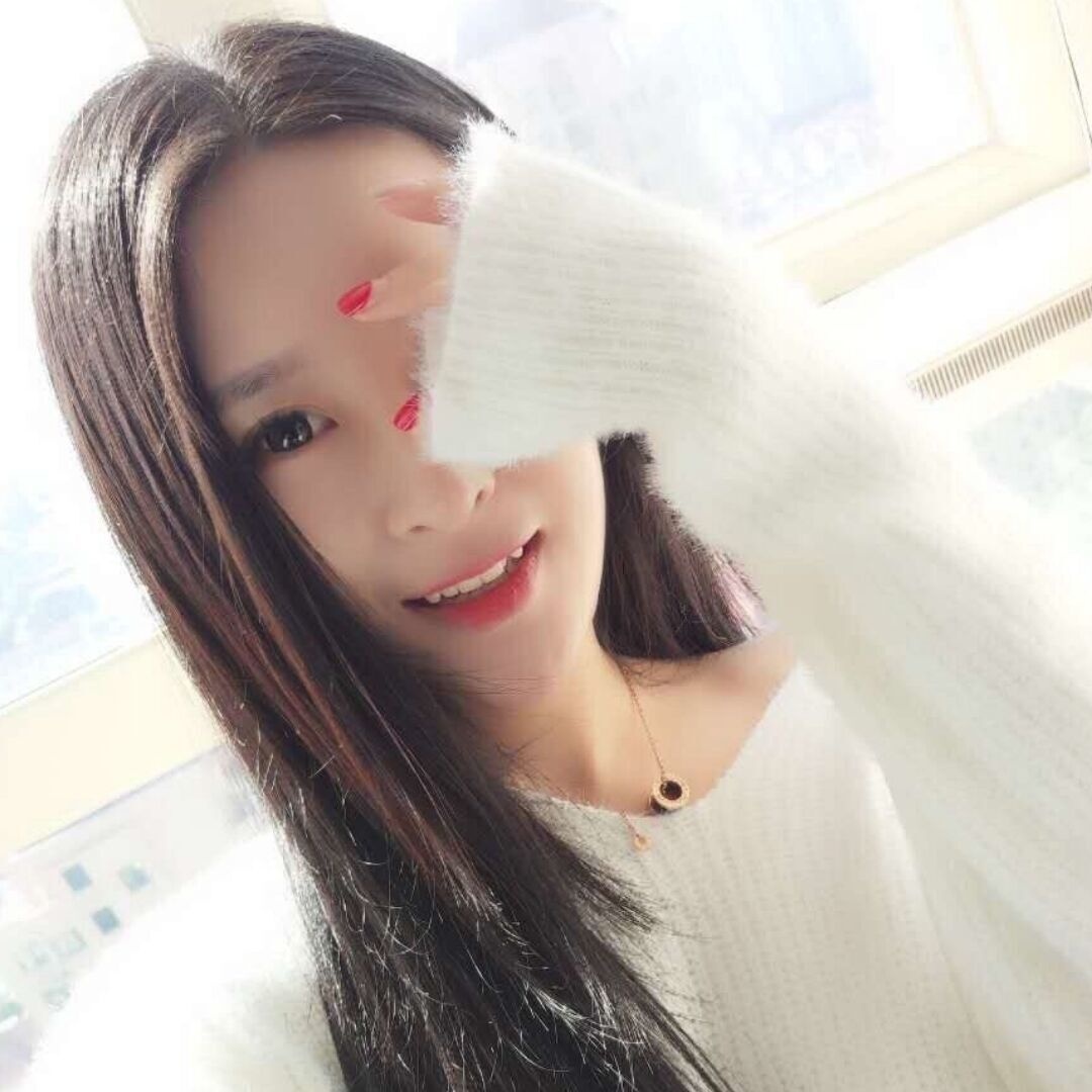 服务认真的气质姐姐