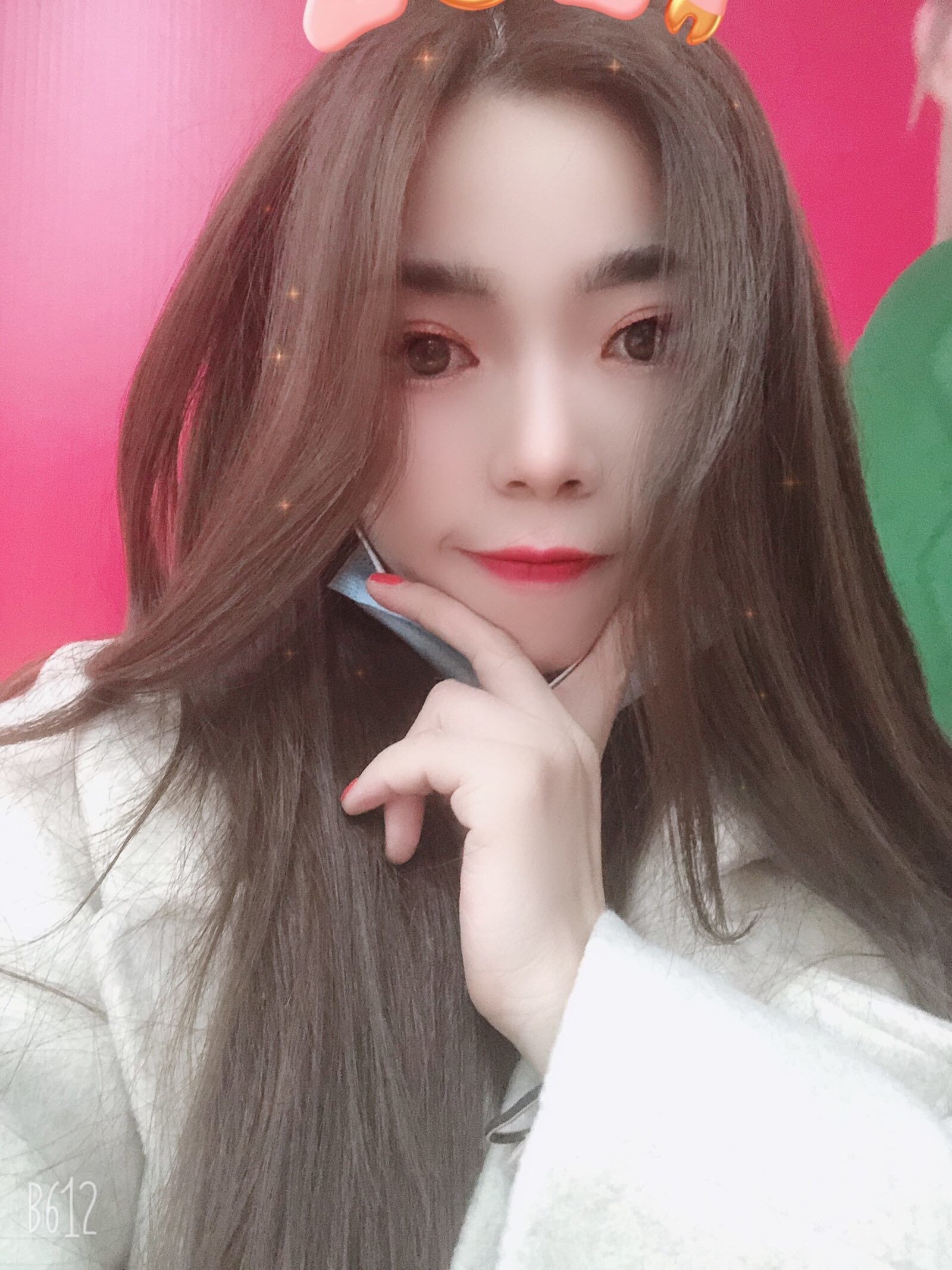 下面很紧还会咬人的漂亮妹子，值得一试