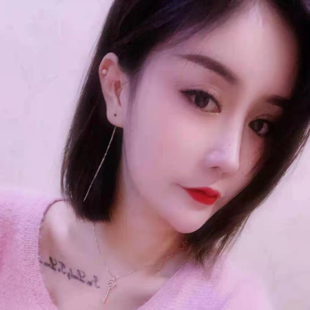 小姐姐话不多，值得调教，后入很爽