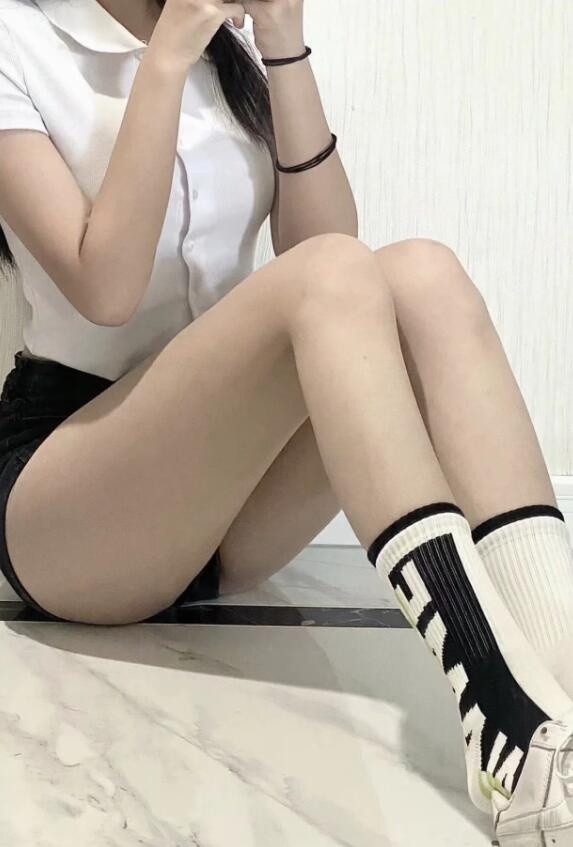 小姐姐颜值不错，身材也好，体验爽歪歪