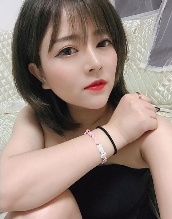 性感的迷人小妹，听话乖巧，口活舒服
