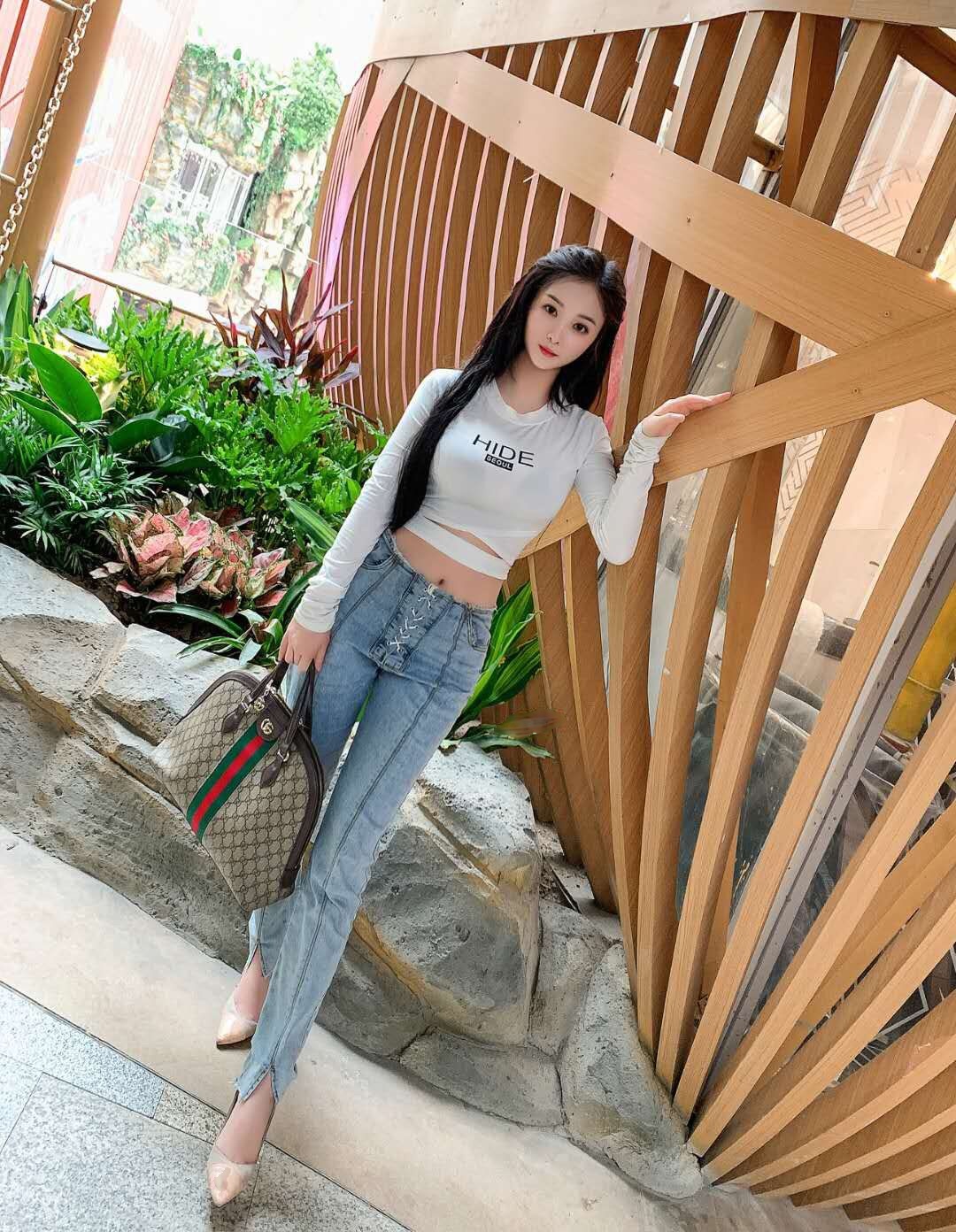 颜值非常棒的性感妹子，活好，人美