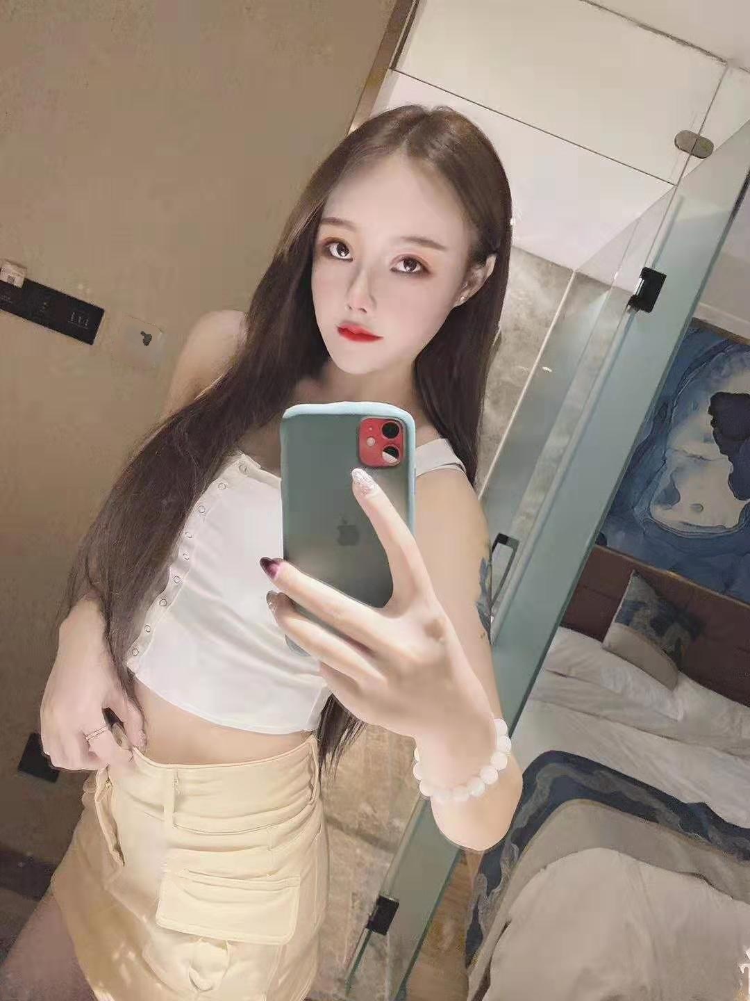 性感风骚，抵挡不住她的深口
