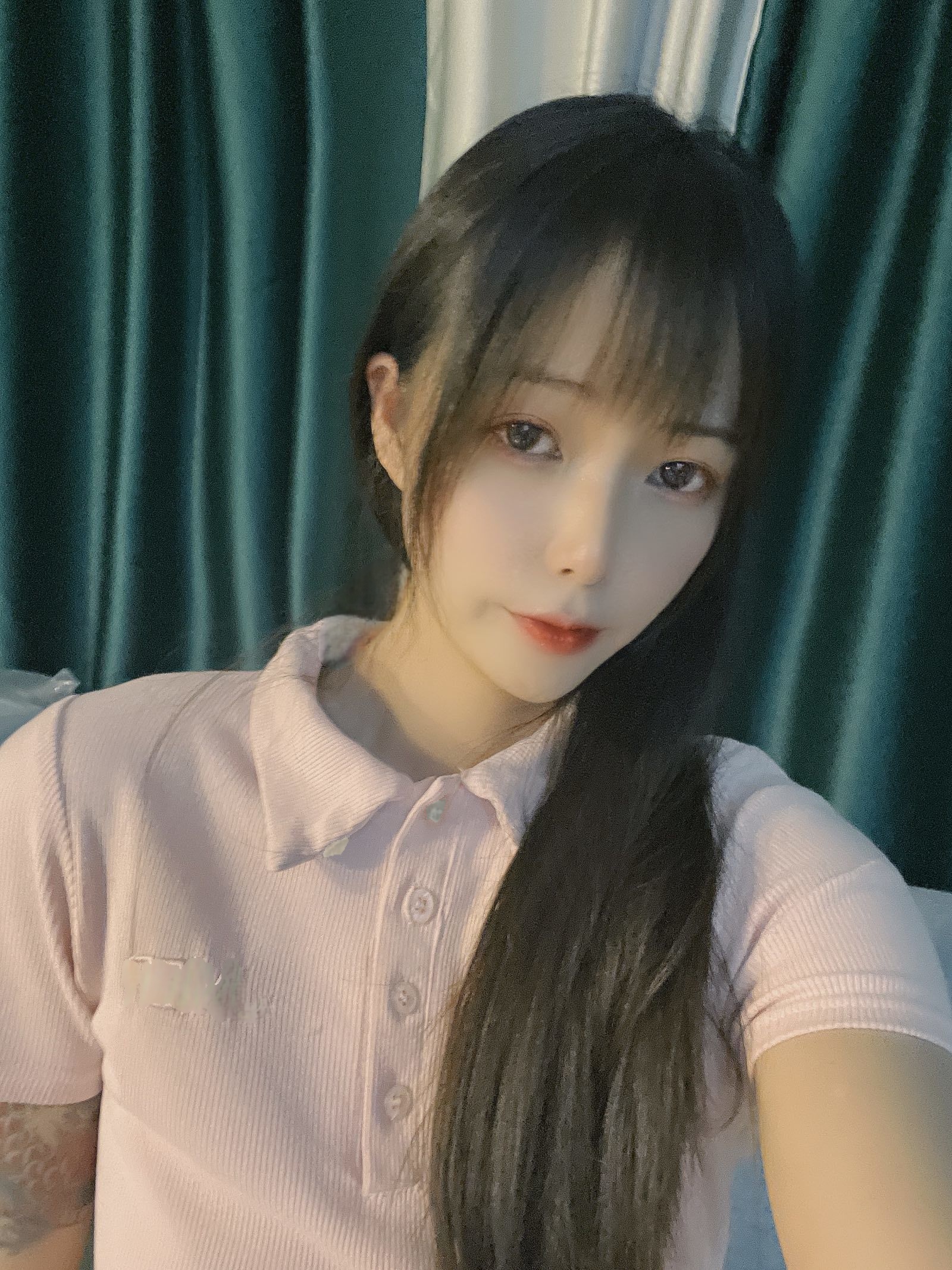 气质美女小甜心，小尤物，身材正点