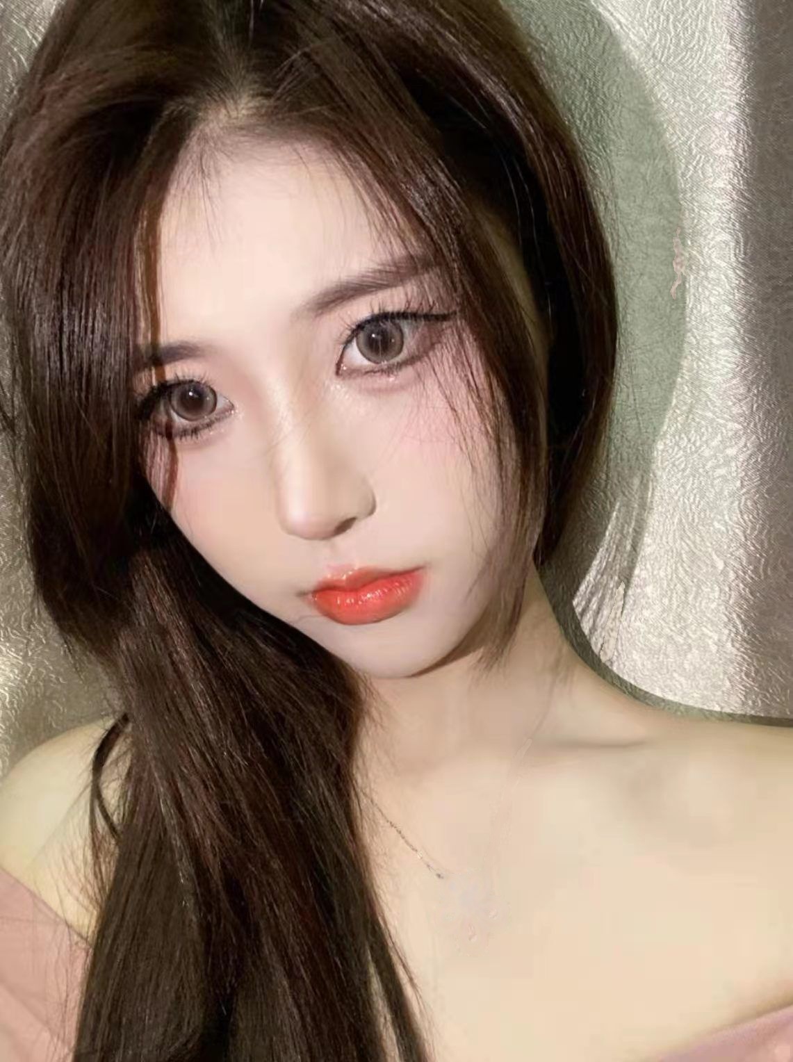 推荐一个嫩滑优质高挑粉嫩的妹子，非常妩媚