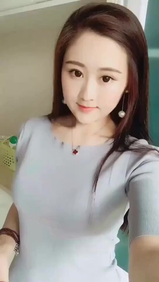 漂亮邻家小妹，体贴温柔，身材棒胸型好