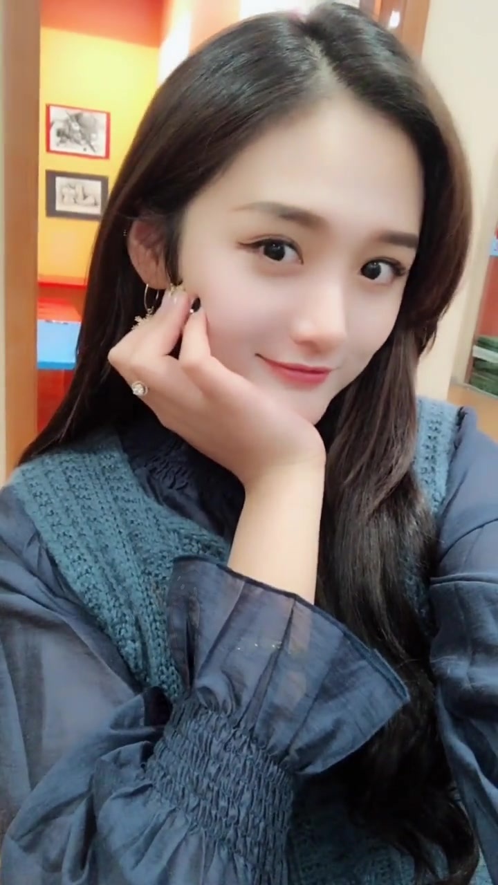 朋友介绍的敏感妹子，高潮会颤抖