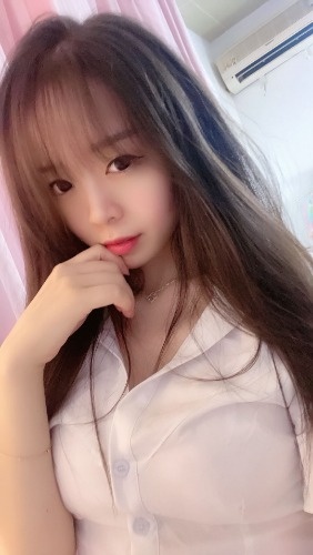 性感撩人的极品妹子，舌头灵活，服务型超级骚货