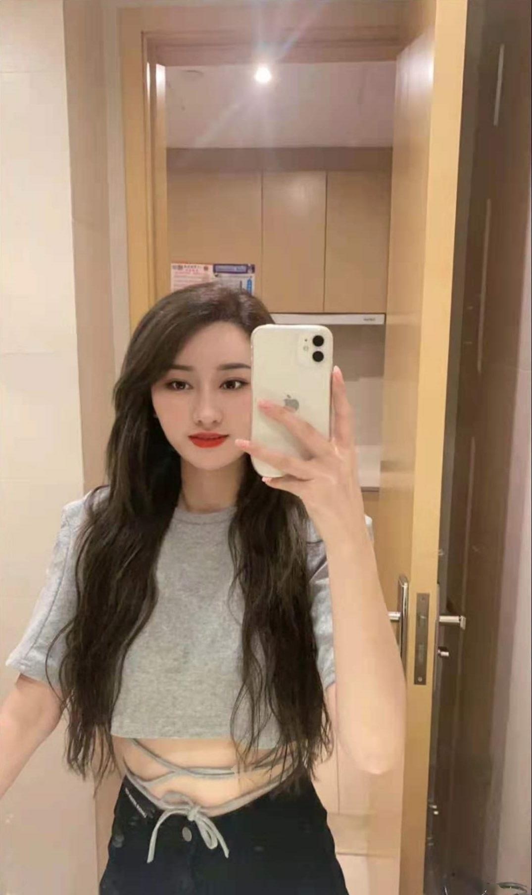 人照对版的漂亮美女，逼紧，口技一绝啊
