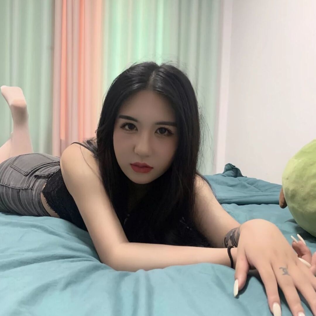 性感丝袜小姐姐，口活很到位