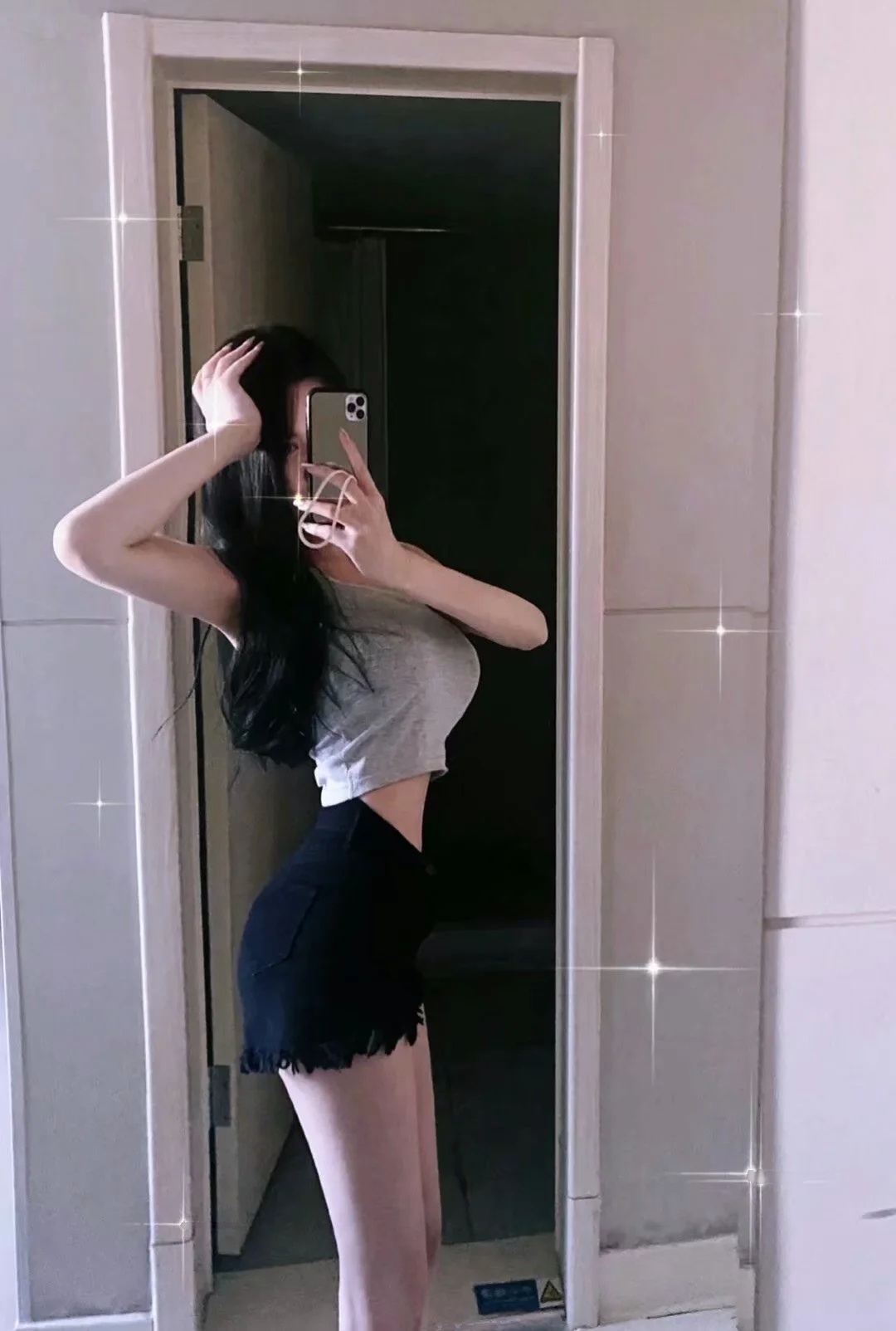 极品长腿姐姐，身材苗条，下面很紧