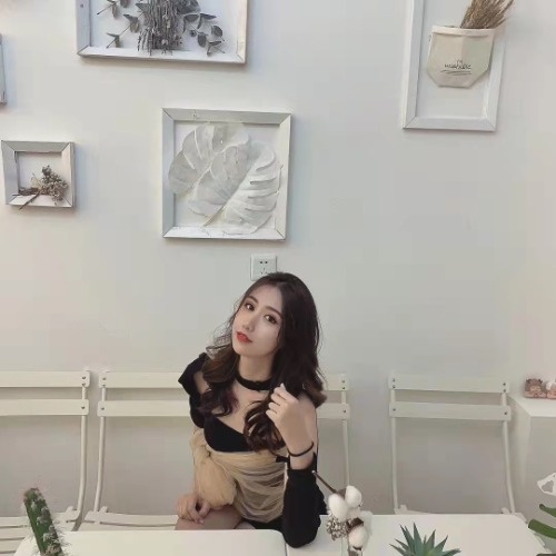 妹子身材一流，清纯浪骚，叫床贼好听