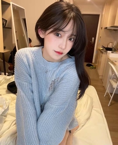 亲测刚下海的小姐姐，长相清纯，身材好