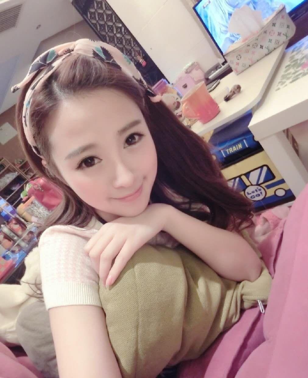 可甜可颜的兼职小美女，下面很紧，会夹人