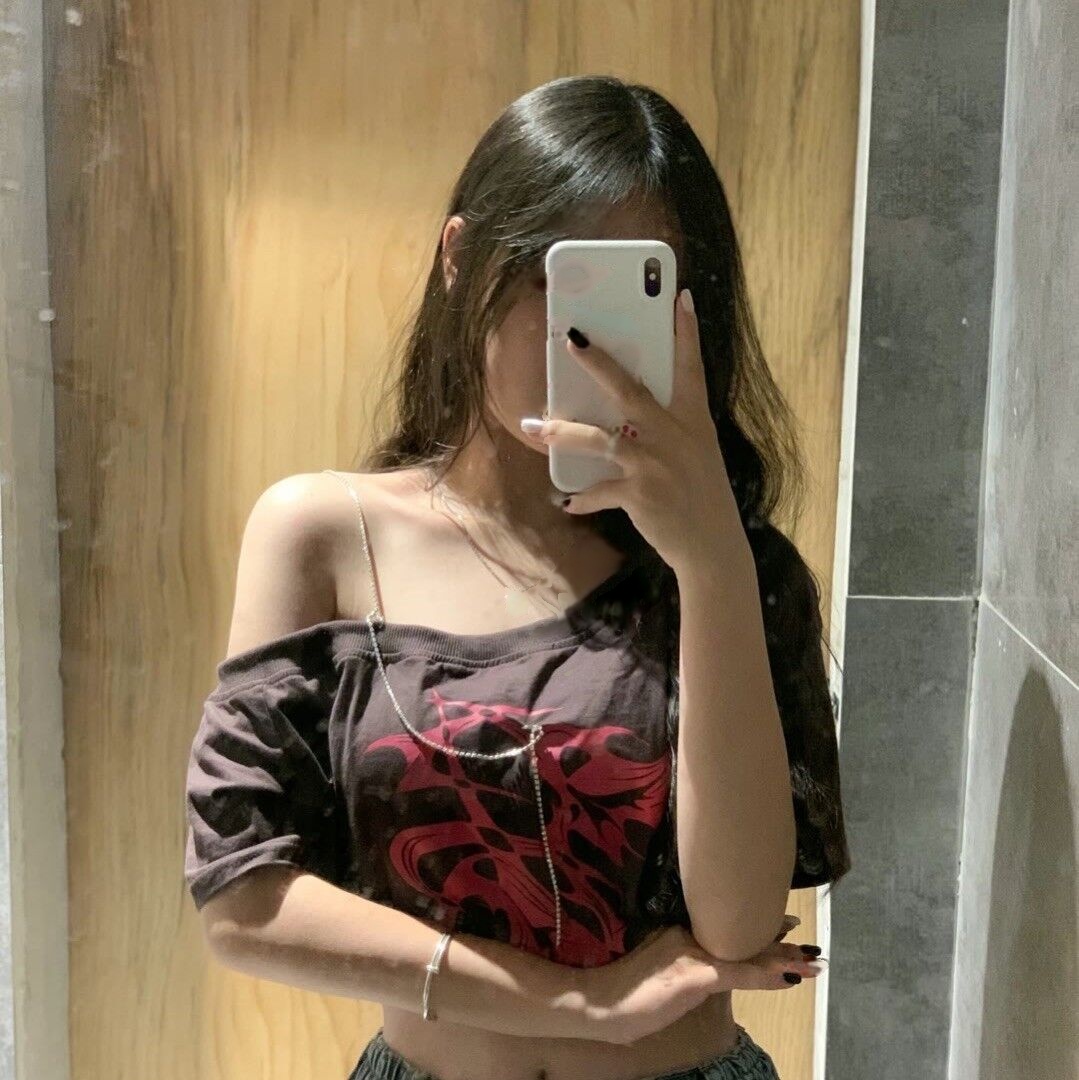 小姐姐嫩，胸型很美，下面很紧，颜值高