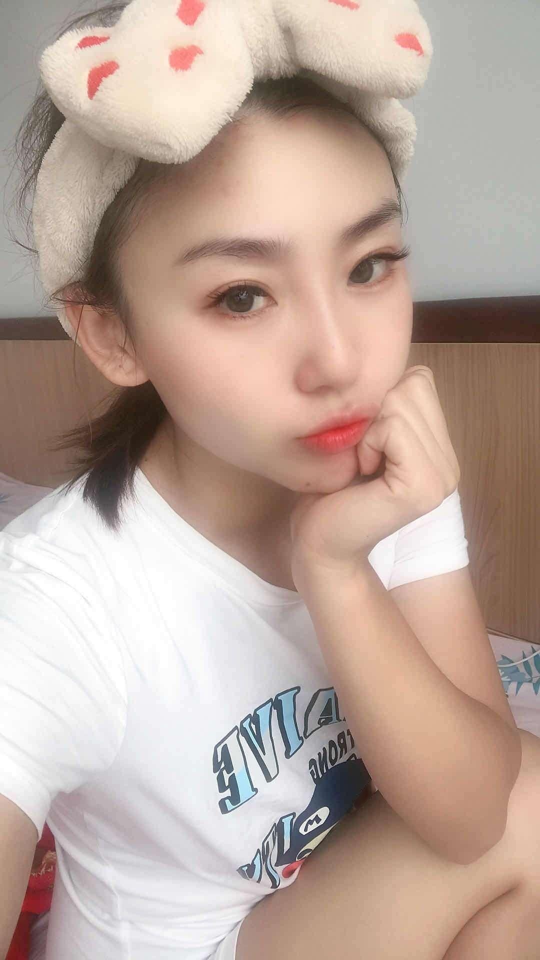 体验家庭式小嫩妹，下面耐操