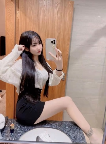 高颜粉嫩紧，口活很舒服，待人非常热情