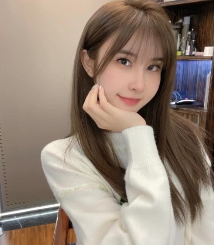 身材一流的骚浪妹子，小穴紧致，可颜射