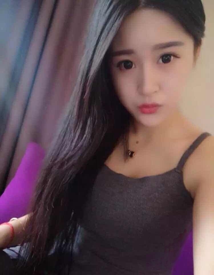 小姐姐身材很棒，腰细，屁股翘，后入爽