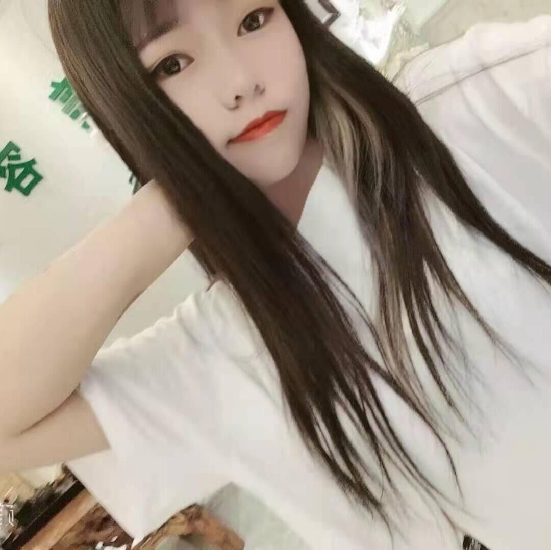 小嫩妹身材好，胸大，性感诱惑