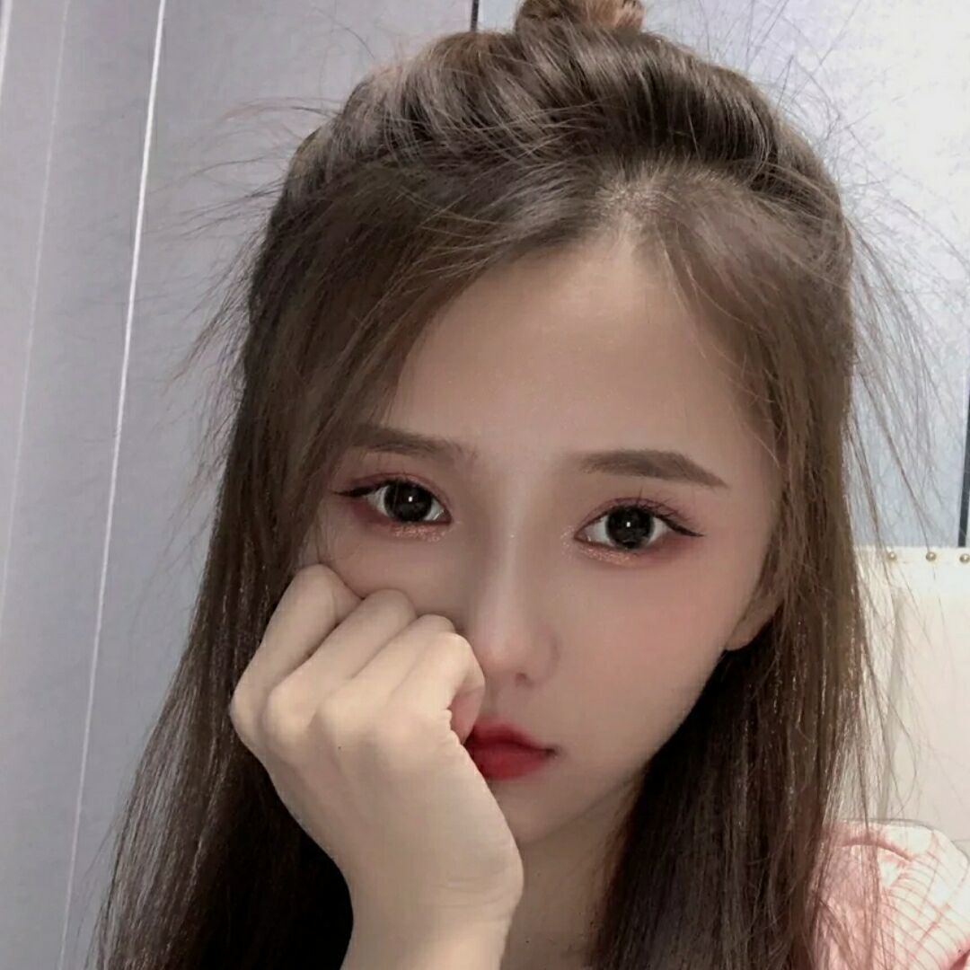 体验刚下海的极品妹子，可颜射，身材好