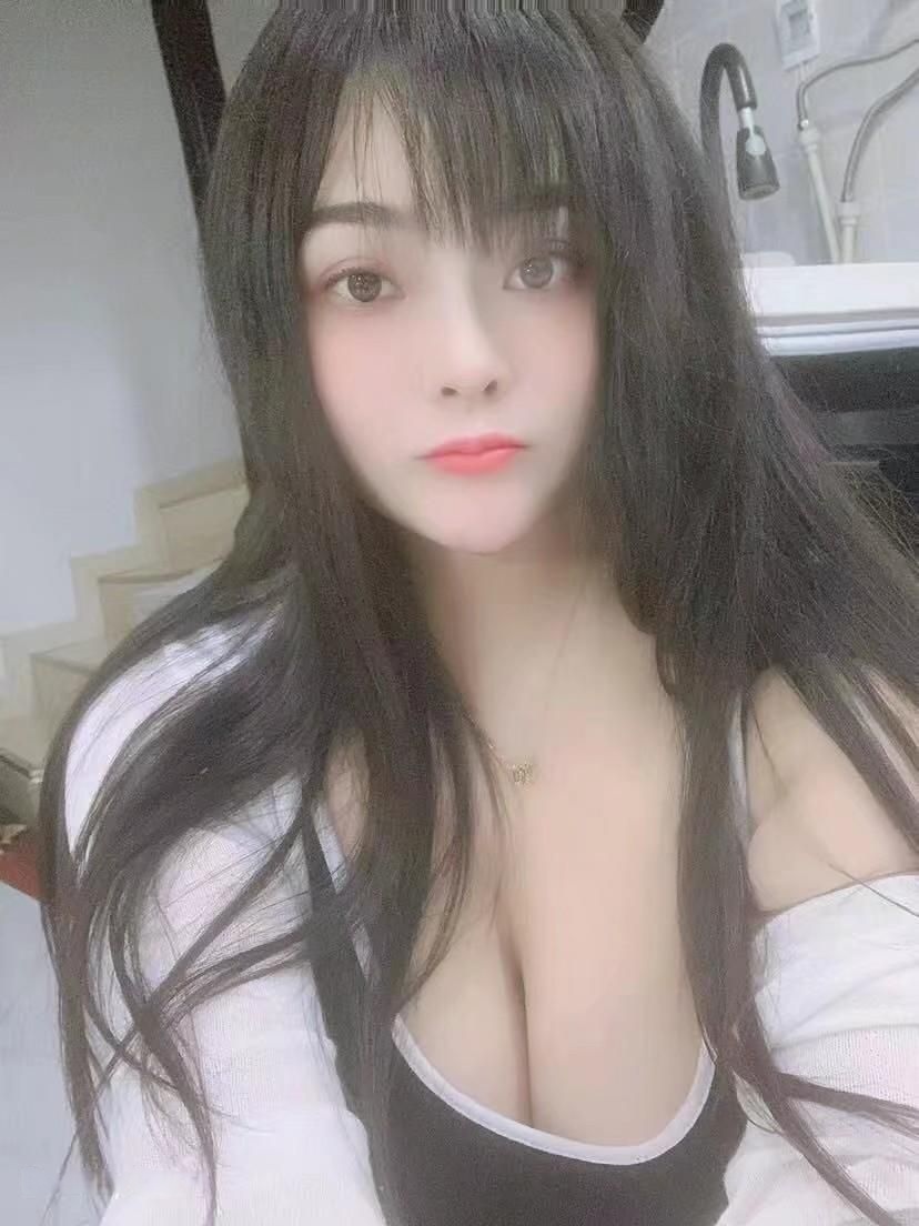 胸大，年轻，胸控的狼友们可以去体验下