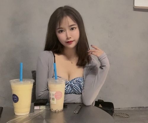 妙龄姑娘，润就一个字！温柔如水，性感主动，B超紧