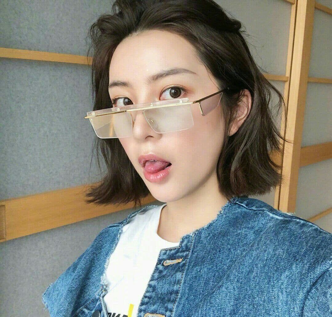 体验00后大长腿妹子，玩着非常舒服