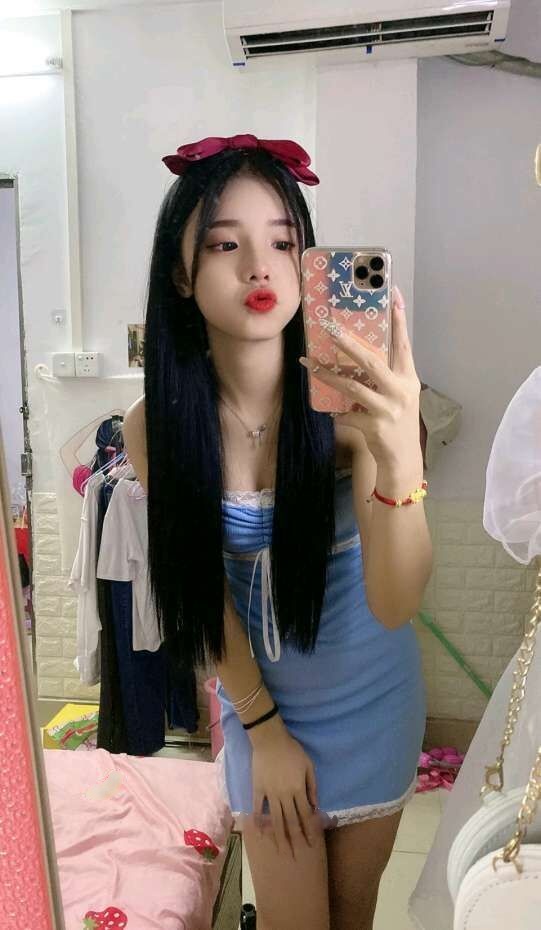 温柔可人的小妹妹，小穴粉嫩，招招出水