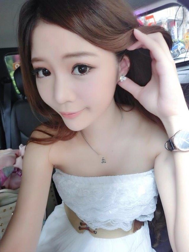 亲身体验白嫩小妹子，回味无穷啊