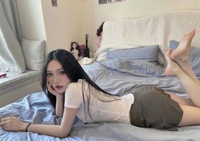 身材一流的性感嫩妹，服务爽的不得了