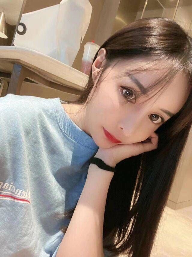 兼职御姐大奶白领，又纯又骚