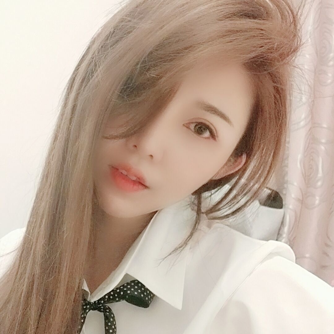 长的还不错的御姐，身材好， 非常骚